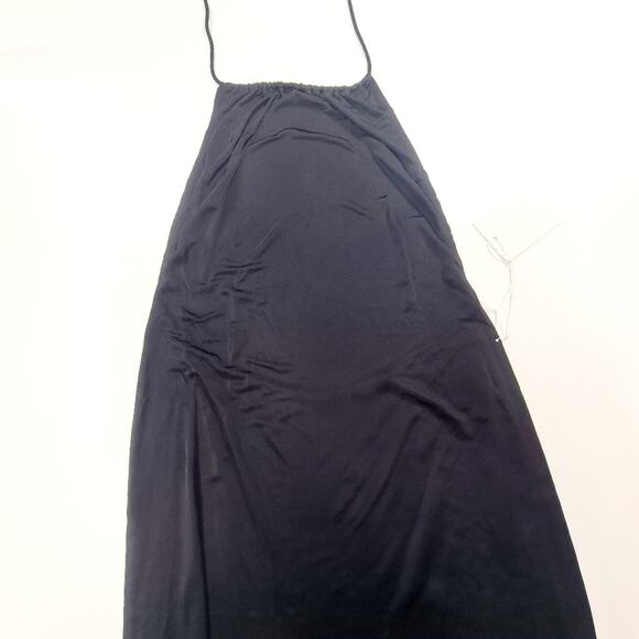 Not Yours to Keep Angel Gown in Black Medium - Picture 4 of 13